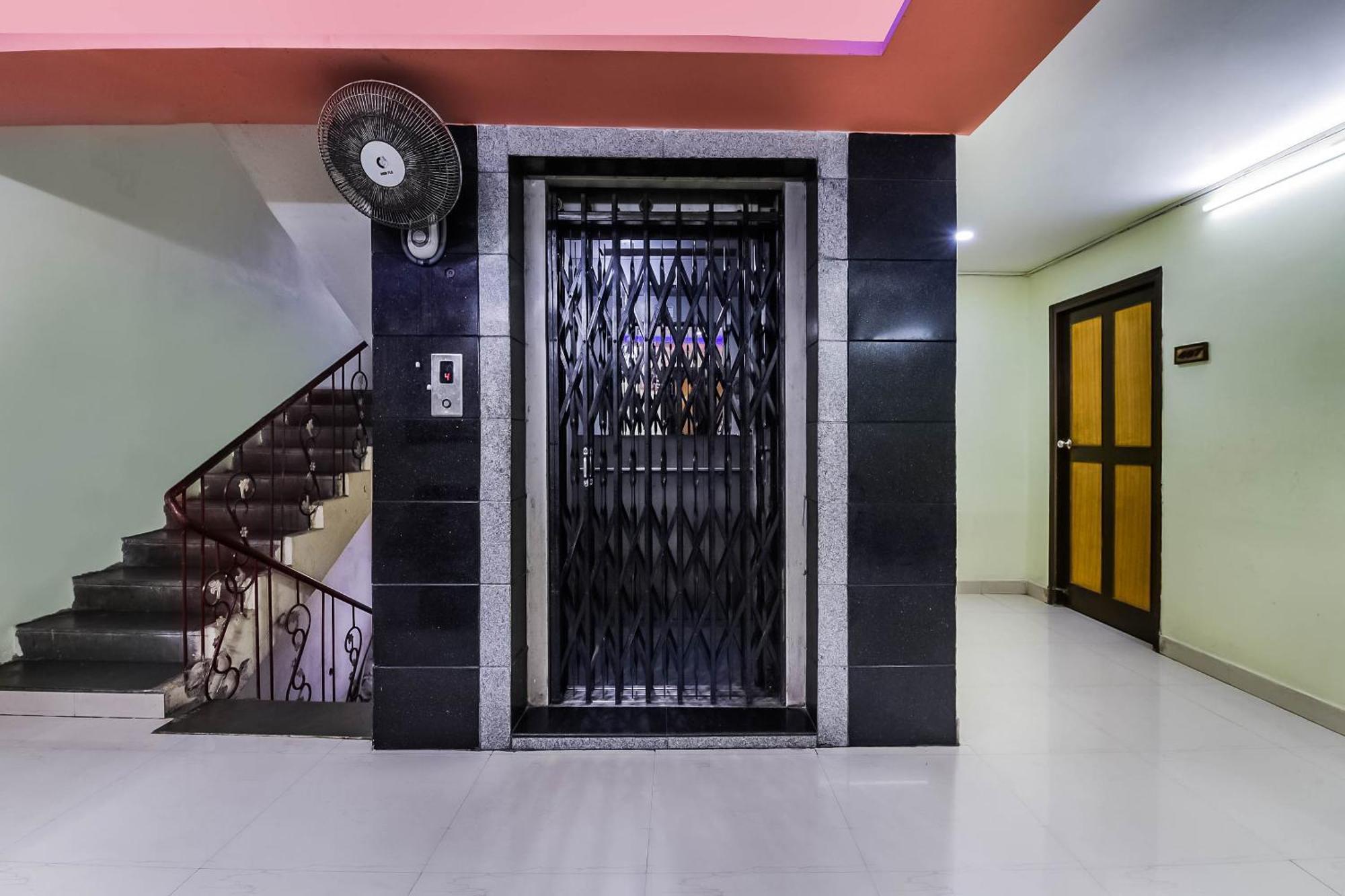 Hotel O K S N Residency Pedda Waltair Exterior photo
